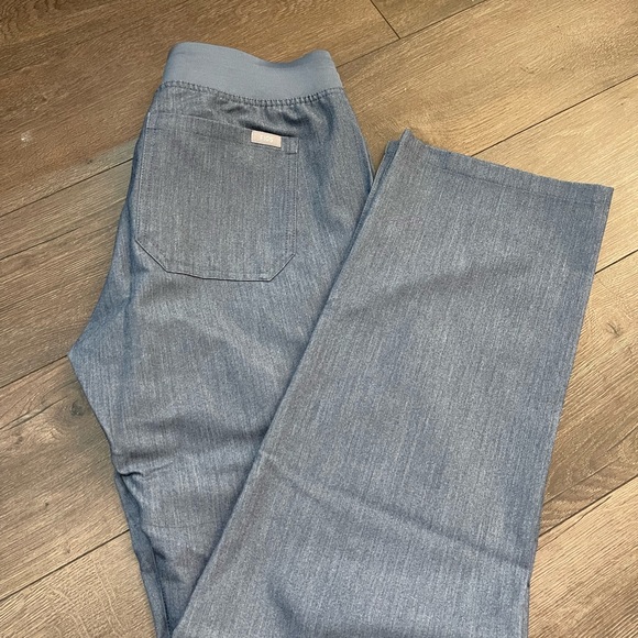 Figs Scrubs Heather Denim Livingston - Picture 2 of 2